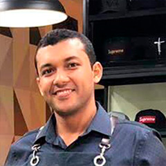 Clayton Souza de Almeida - Sthout Barbearia